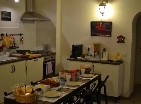Monaciello 4*